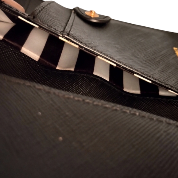 Henri Bendel iPhone Holder, Card Wallet - Picture 7 of 7